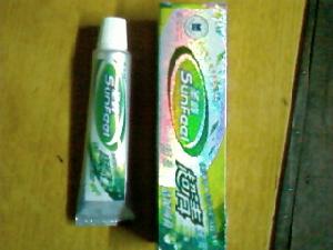 聖峰牙膏 聖峰牙膏