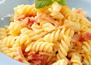 鮭魚奶油意大利麵 鮭魚奶油意大利麵