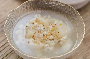 馬蹄薏米糖水 馬蹄薏米糖水