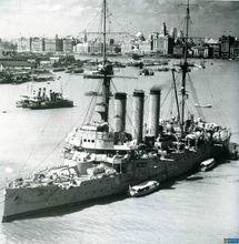 上海匯山碼頭的日本軍艦“出雲號”旗艦