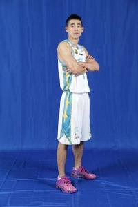 周啟新[中國籃球運動員]