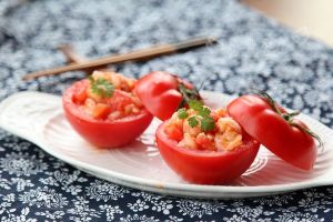 五彩雞丁番茄盅 五彩雞丁番茄盅