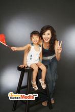 倪欣和可愛的女兒