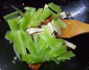 素炒雞蛋熏乾萵筍 素炒雞蛋熏乾萵筍