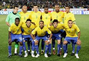 巴西國家足球隊歷來是世界盃的奪冠大熱門，同是也是某些“世界盃定律”的締造者。