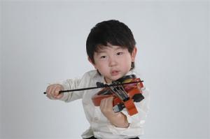 小寶拉小提琴