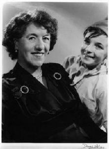 伊妮德·布萊頓 伊妮德·布萊頓