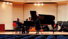 張馳[中國內地青年歌手]