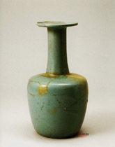 北宋汝窯天青釉盤口折肩瓶 北宋汝窯天青釉盤口折肩瓶