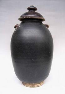 黑釉堆塑罐 黑釉堆塑罐