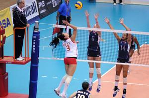 中美之戰 主攻劉晏含扣球