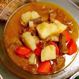 牛肉燉蘿蔔土豆 牛肉燉蘿蔔土豆