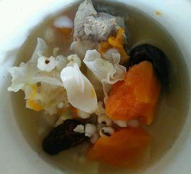 雪耳木瓜豬骨湯 雪耳木瓜豬骨湯