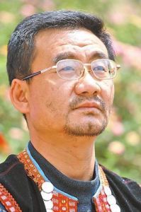 柏葉[彝族作家]