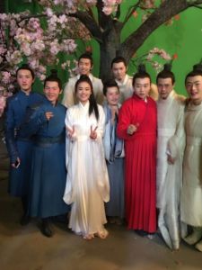 《將軍在上》合影（左邊數第一個藍色衣服）