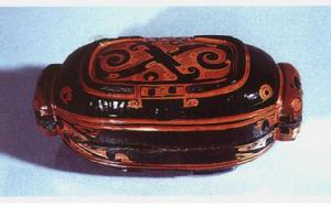 秦彩漆變形鳳鳥紋長盒