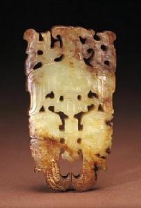 玉鷹攫人首佩 玉鷹攫人首佩