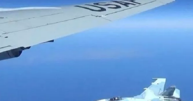 美軍P8反潛偵察機被攔截