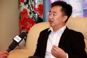 接受中央台採訪