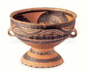 內彩旋紋彩陶豆 內彩旋紋彩陶豆