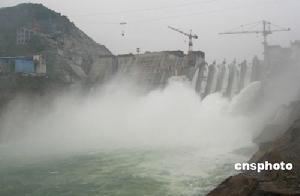 （圖）龍灘水電站大壩形成世界最大人工瀑布