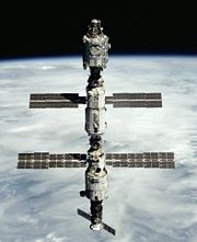 在STS-106任務中所看到的國際空間站，星辰號抵達後