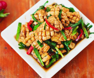 韭菜炒墨魚 韭菜炒墨魚