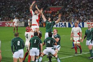 （圖）2007年世界盃橄欖球賽：愛爾蘭隊與喬治亞隊爭邊線球