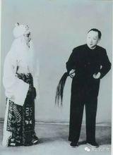 1963年馬連良先生親授《白蟒台》時照片，馬先生63歲，安雲武15歲