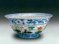 明早期景德鎮窯青花五彩蓮池鴛鴦圖碗