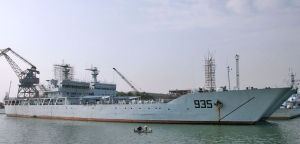  雪峰山號坦克登入艦 