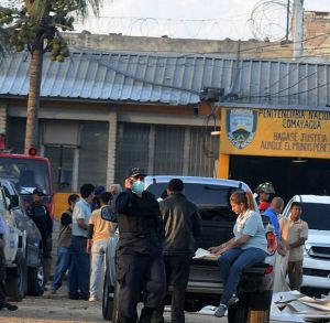 2&middot;15宏都拉斯火災救助現場