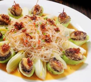 蒜蓉冬粉蒸鮮鮑 蒜蓉冬粉蒸鮮鮑