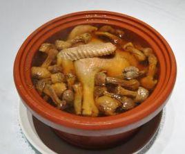 姬松茸燉雞 姬松茸燉雞