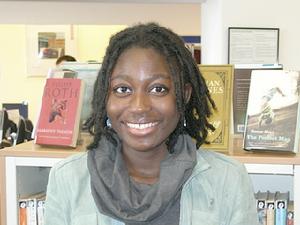  海倫·奧耶耶美Helen Oyeyemi 