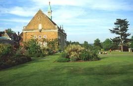 布魯克豪斯學院 布魯克豪斯學院