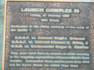 （圖）其中一塊位於34號發射中心的阿波羅1號銘牌