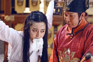 《武媚娘傳奇》劇照 韋貴妃試圖對武如意屈打成招