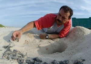 卡伯&middot;普爾默社區的行動主義者馬里奧&middot;卡斯托