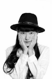 張天翼[當代女作家]