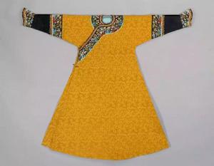 清乾隆香色暗勾蓮蝠漳緞袷袍 清乾隆香色暗勾蓮蝠漳緞袷袍