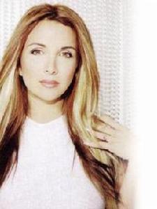 依蓮娜·西嘉賀 依蓮娜·西嘉賀