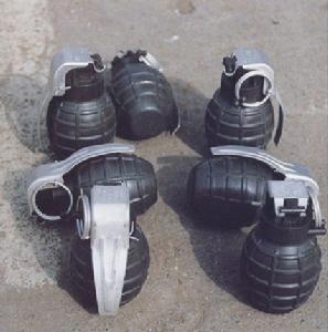 新型82-2式卵形無柄手榴彈