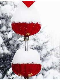 八月十五雲遮月,正月十五雪打燈 八月十五雲遮月,正月十五雪打燈