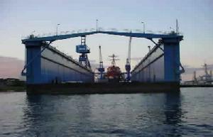 （圖）從中國進口的浮式船塢