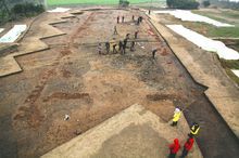 發掘三星堆遺址