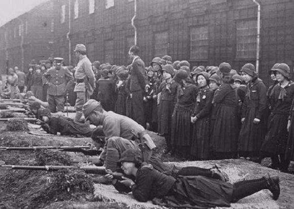 為何說沒有日本婦女侵華不會持續14年 她們如何淪為戰爭機器的