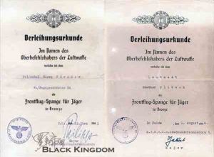 銅質獲授證明檔案，左邊是1943年03月23日授給Gecrg f&uuml;reder，1944年08月01日授給G&uuml;nther Plitsch，A5尺寸(150mm&times;210mm)。