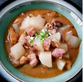 白蘿蔔燉土雞 白蘿蔔燉土雞