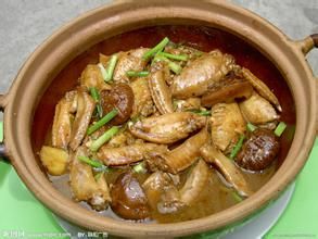 冬菇煨雞 冬菇煨雞